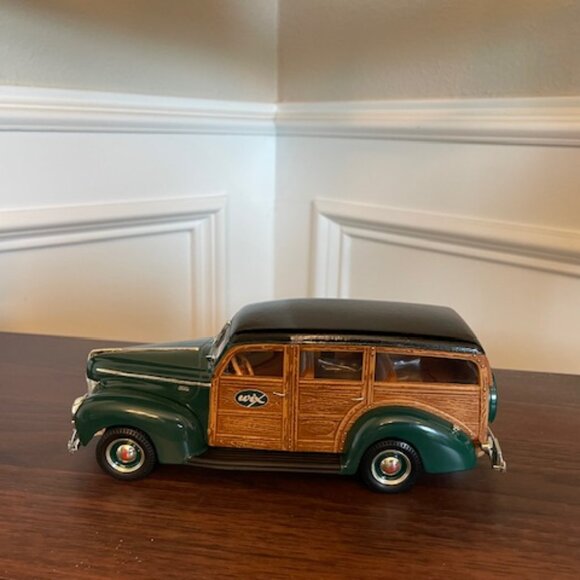 Wix Filters (ERTL) 1940 Ford Woody Die Cast Vehicle - Picture 3 of 3